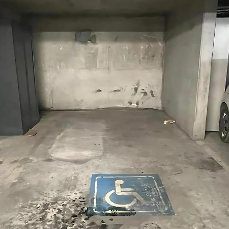 圣但尼Live Like A Local Stylish 2Br With Balcony & Parking公寓 外观 照片
