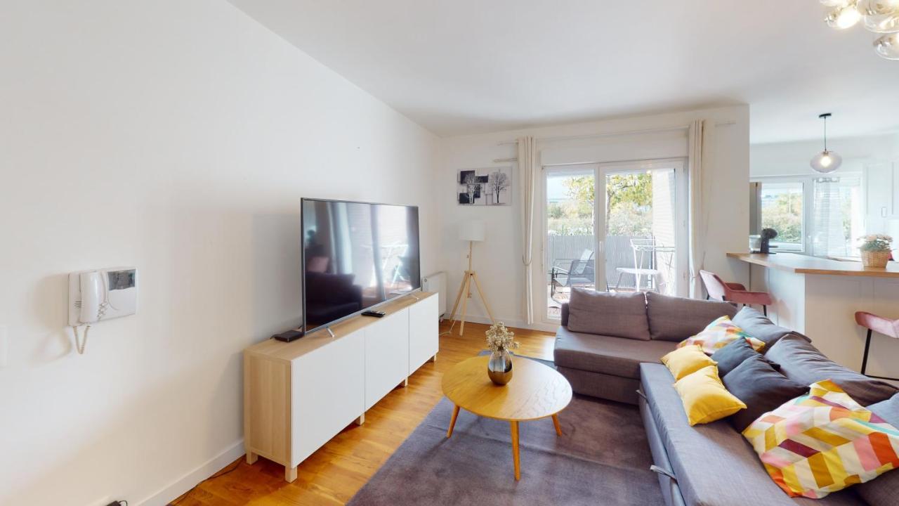 圣但尼Live Like A Local Stylish 2Br With Balcony & Parking公寓 外观 照片