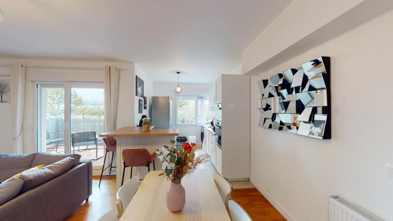 圣但尼Live Like A Local Stylish 2Br With Balcony & Parking公寓 外观 照片